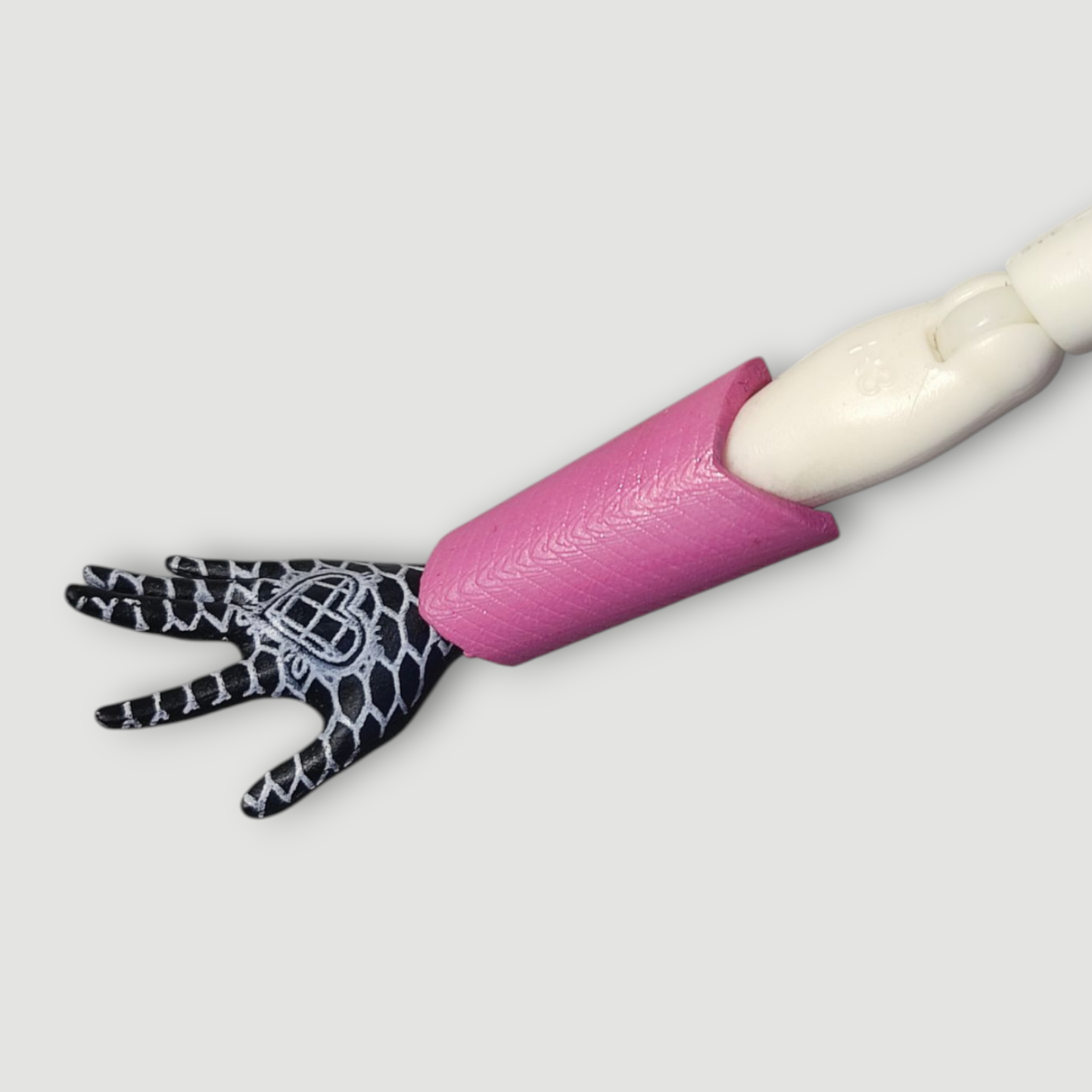 Bracelet de C.A Cupid / Cupidona (Sweet 1600) – Image 2