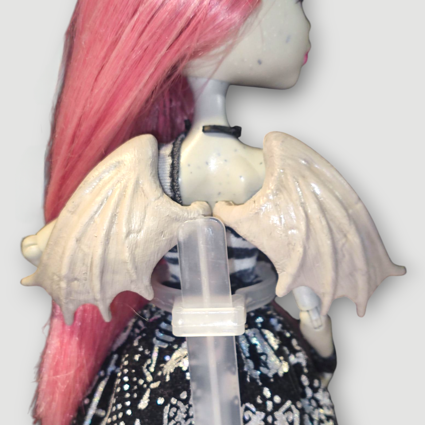 Ailes de Rochelle Goyle – Image 2