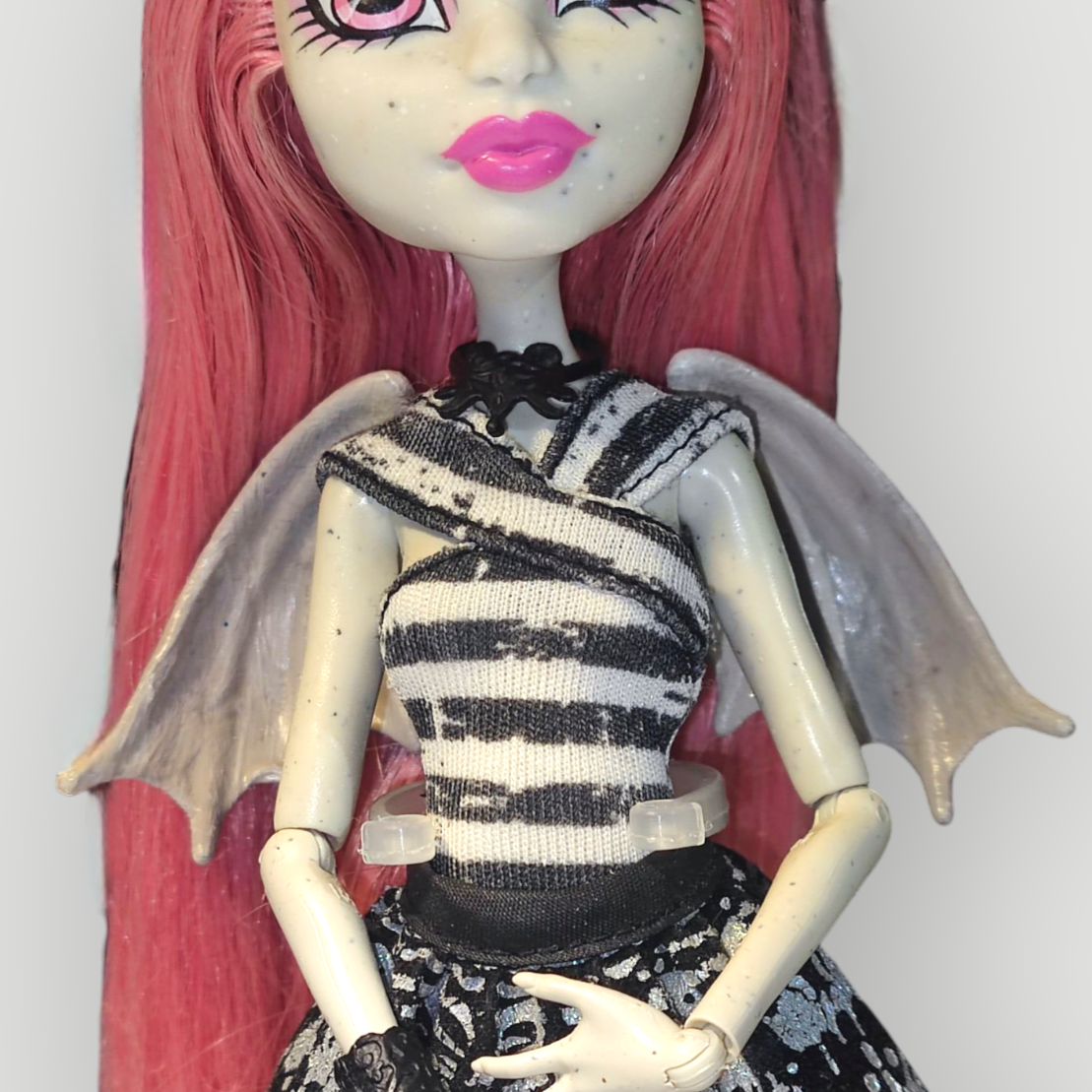 Ailes de Rochelle Goyle – Image 3