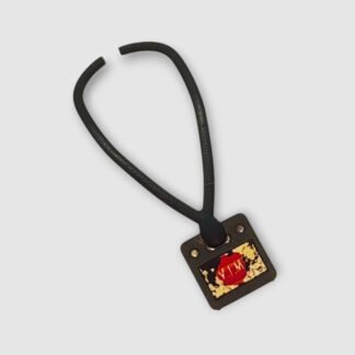 Collier badge Operetta (Frights, Camera, Action!)